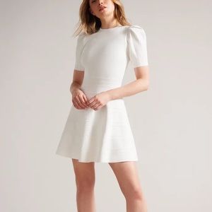 Ted Baker Velvey
Puff Sleeve Dress With Engineered Skirt